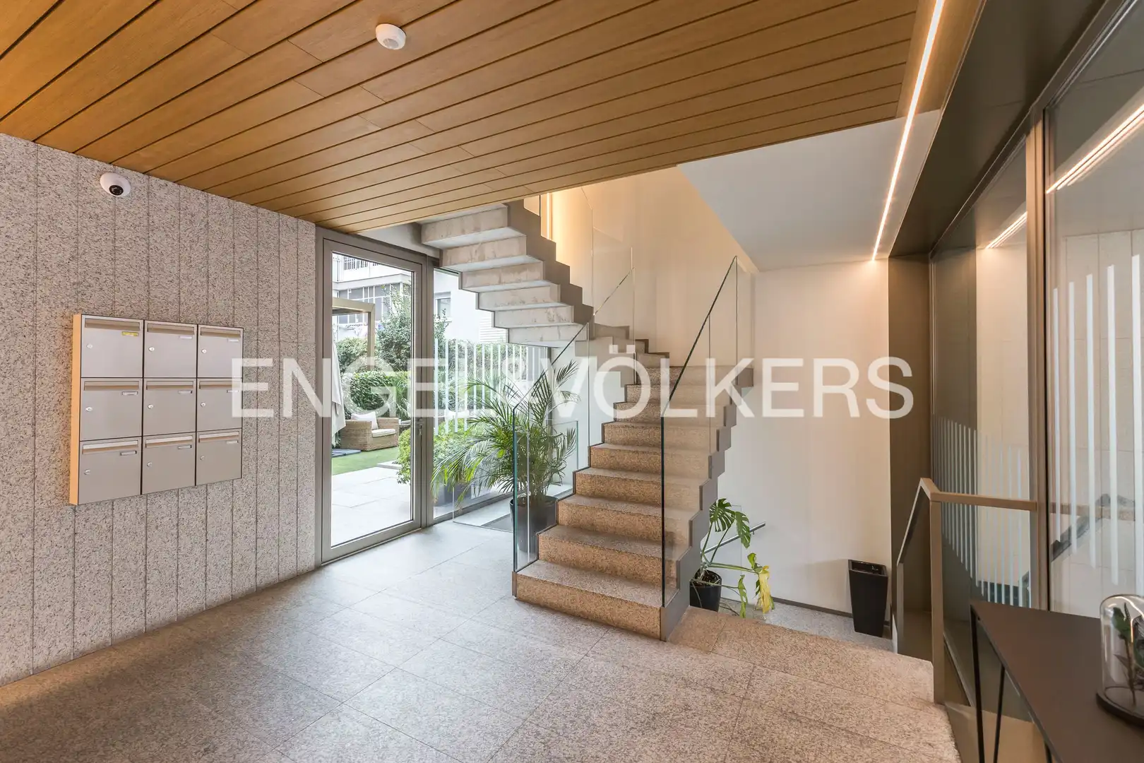 Apartament en venda en Madrid amb Calefacció, Jardí privat i Traster