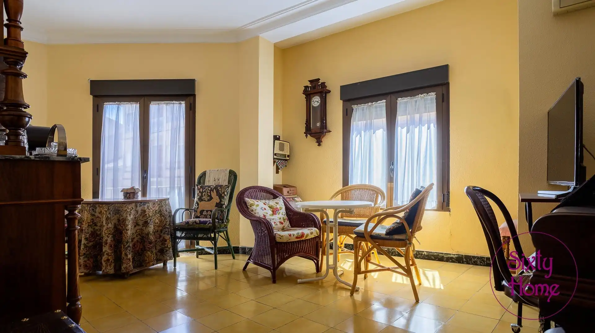 Comedor de Piso en venta en Tauste con Terraza, Trastero y Amueblado