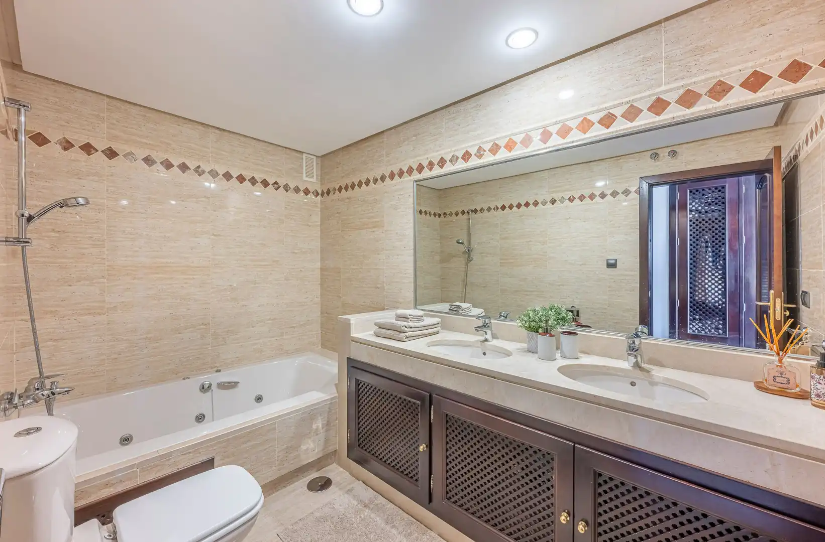Badezimmer von Wohnungen zum Verkauf in Ojén mit Klimaanlage, Heizung und Terrasse