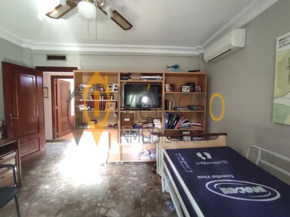Flat for sale in Sevilla  with Air Conditioner, Terrace and Balcony