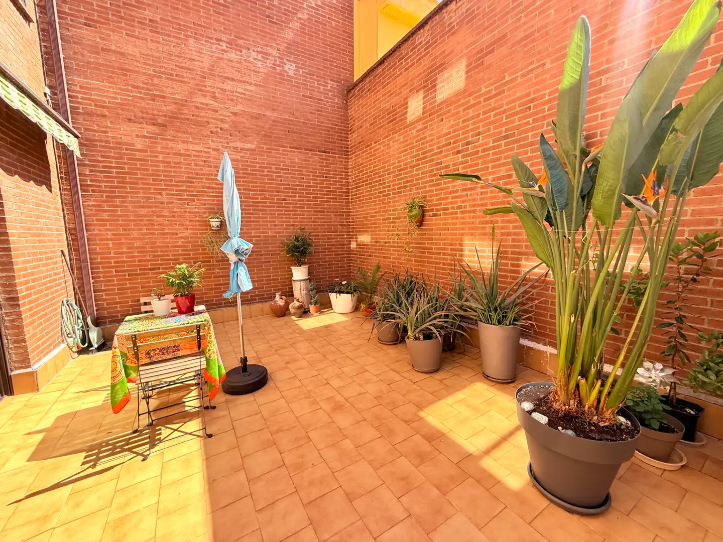 Terraza de Casa adosada en venta en San Sebastián de los Reyes con Aire acondicionado, Calefacción y Jardín privado