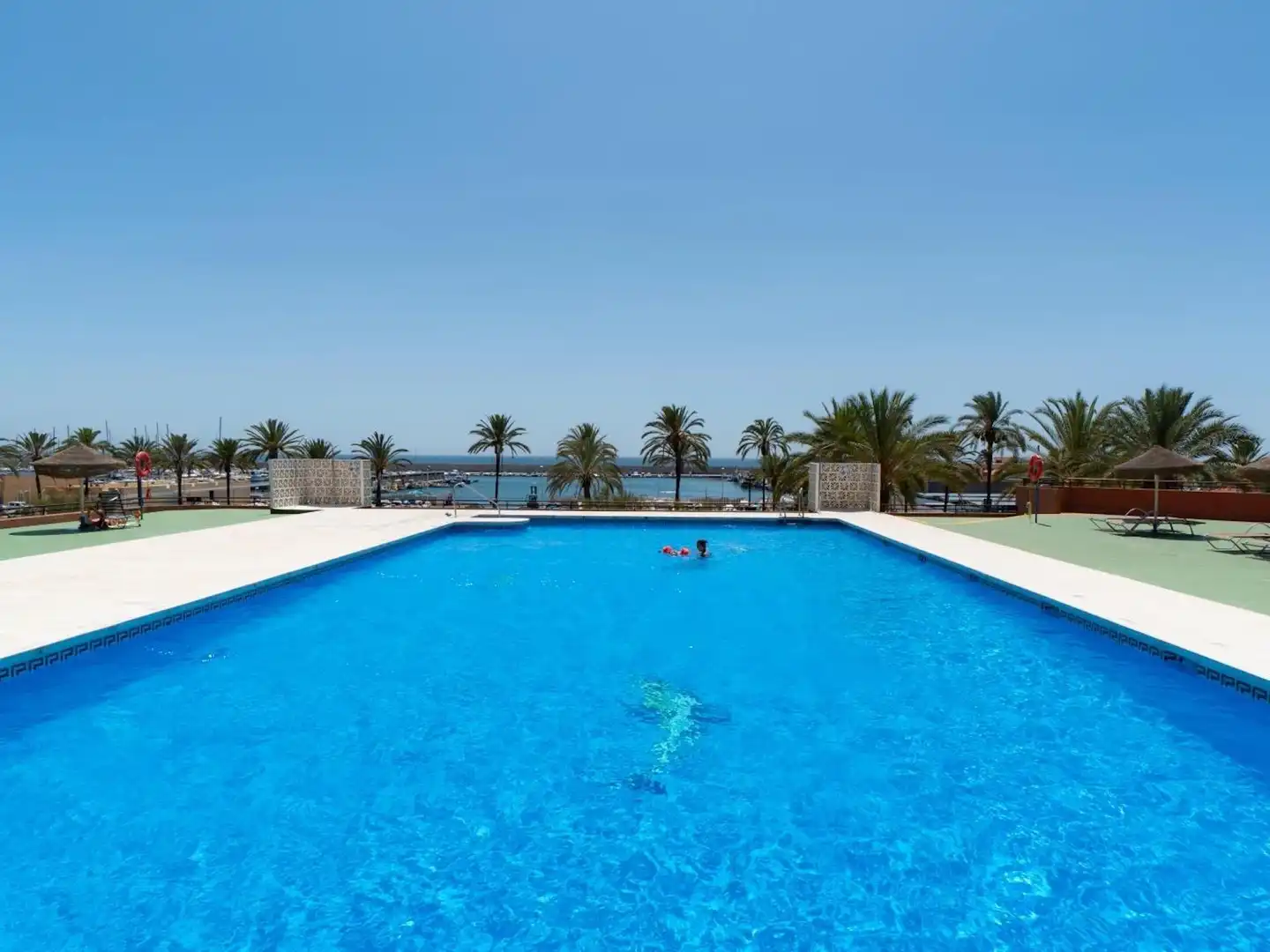 Piscina de Apartamento en venta en Fuengirola con Aire acondicionado, Piscina y Amueblado