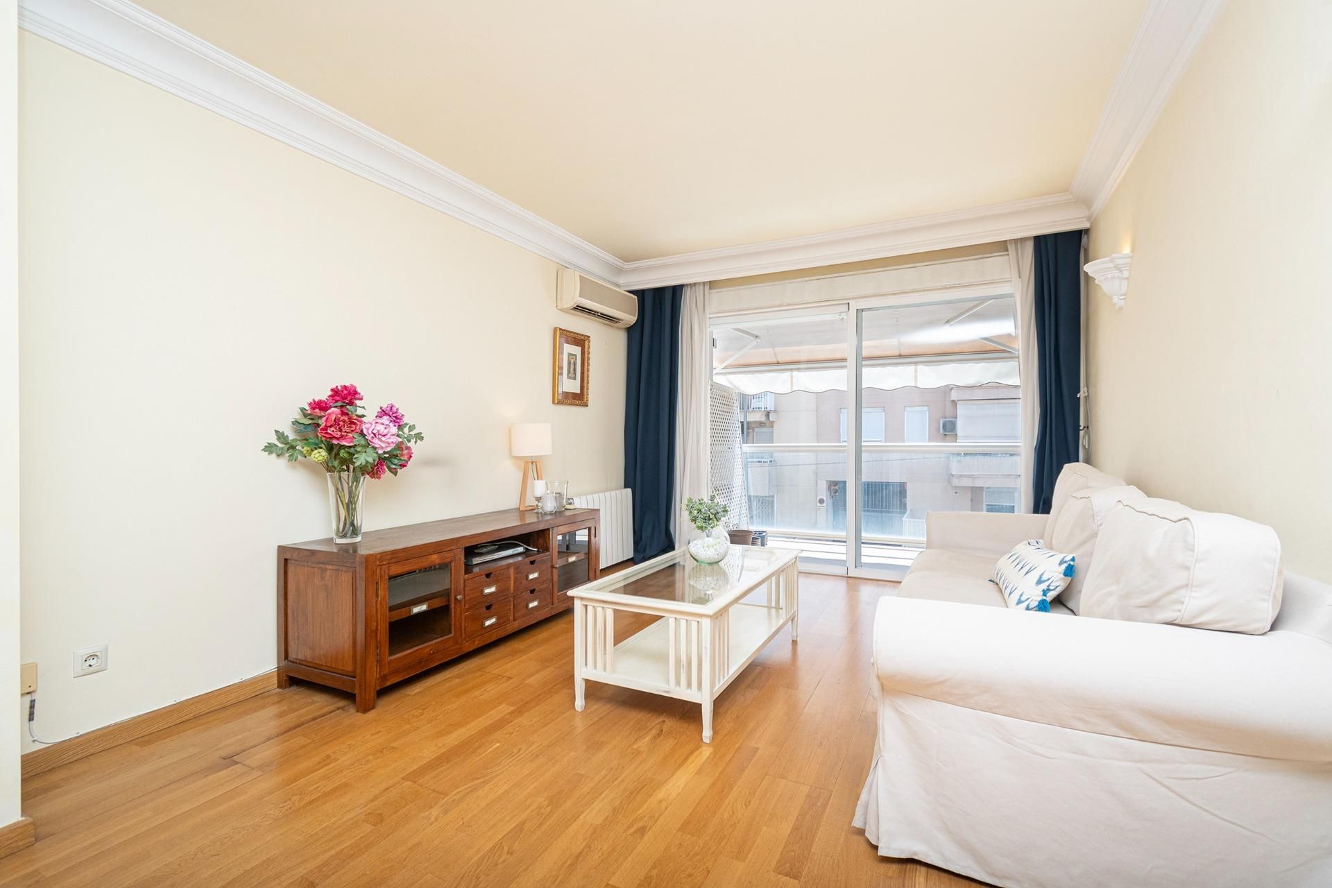 Sala d'estar de Pis en venda en  Palma de Mallorca amb Aire condicionat, Calefacció i Parquet