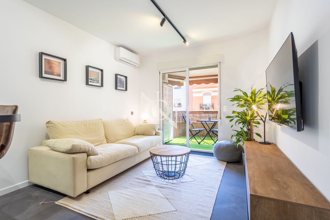 Living room of Flat to rent in  Valencia Capital  with Air Conditioner, Heating and Furnished