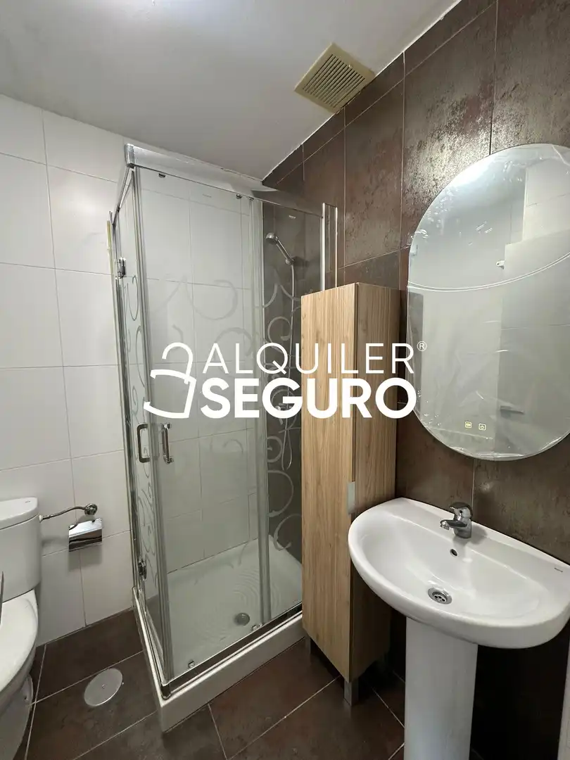 Badezimmer von Wohnung zur Miete in Griñón mit Heizung