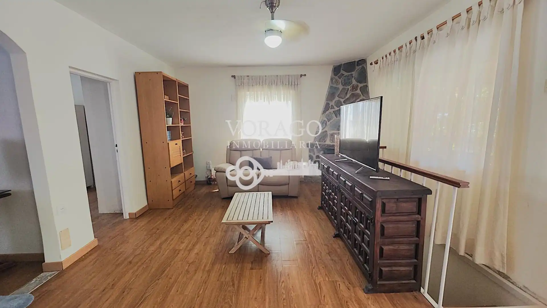 Sala de estar de Casa o chalet en venta en Torrejón del Rey con Aire acondicionado, Calefacción y Jardín privado