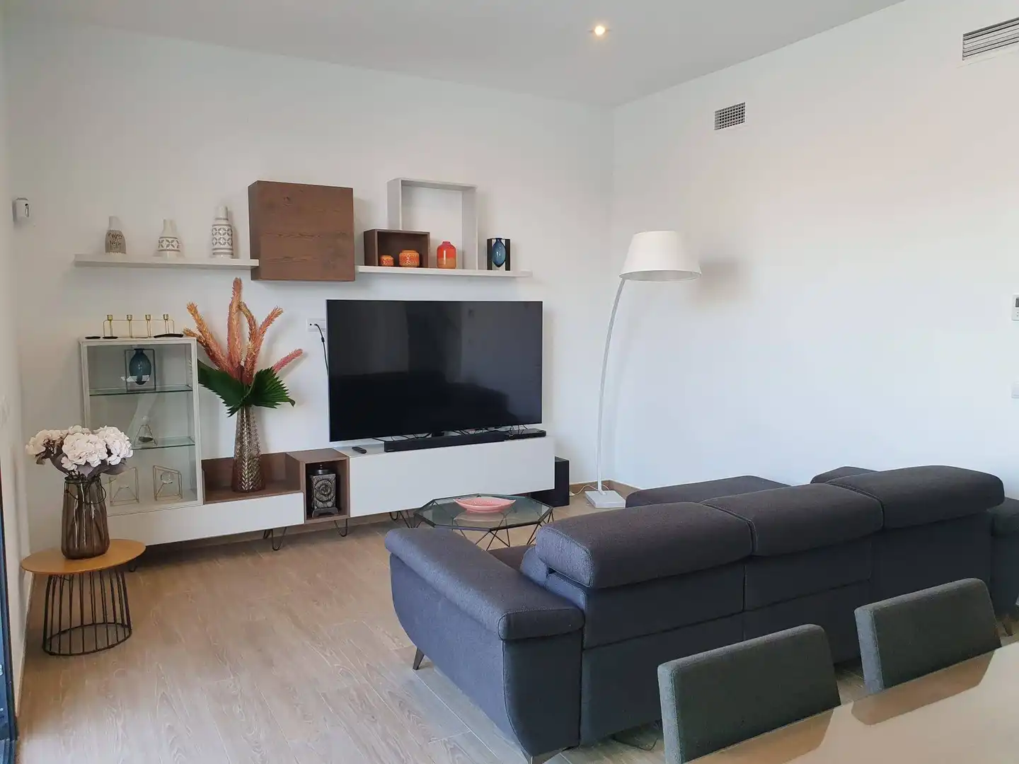 Sala d'estar de Casa o xalet en venda en Pilar de la Horadada amb Aire condicionat, Calefacció i Jardí privat