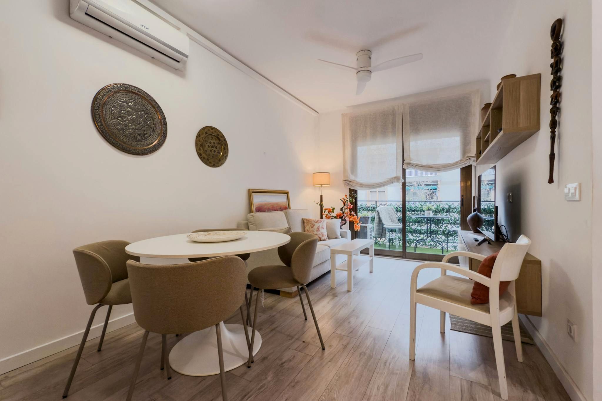 Dormitori de Pis de lloguer en  Barcelona Capital amb Aire condicionat, Calefacció i Moblat