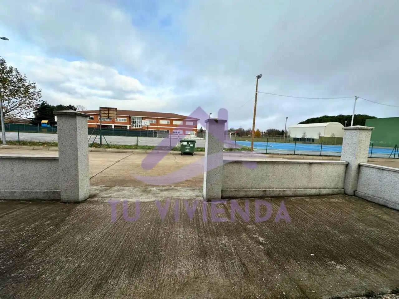 Parking of Commercial properties for sale in Buenavista de Valdavia