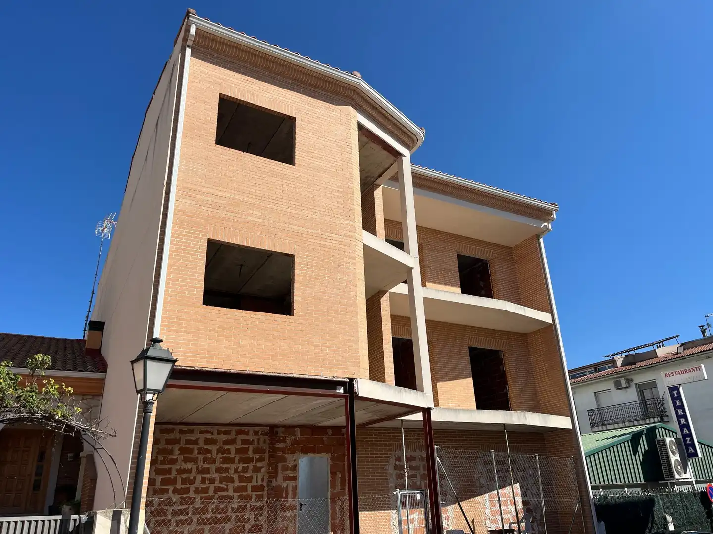 Exterior view of Buildings for sale in El Tiemblo 