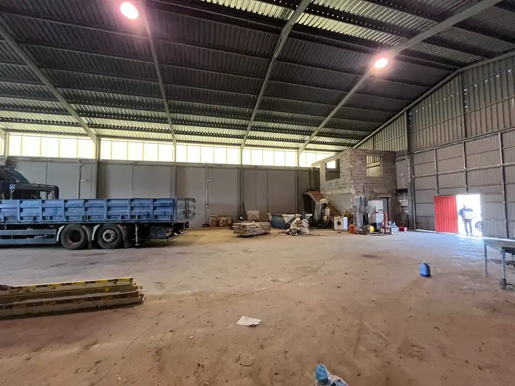 Fabrikhallen zur Miete in La Gineta