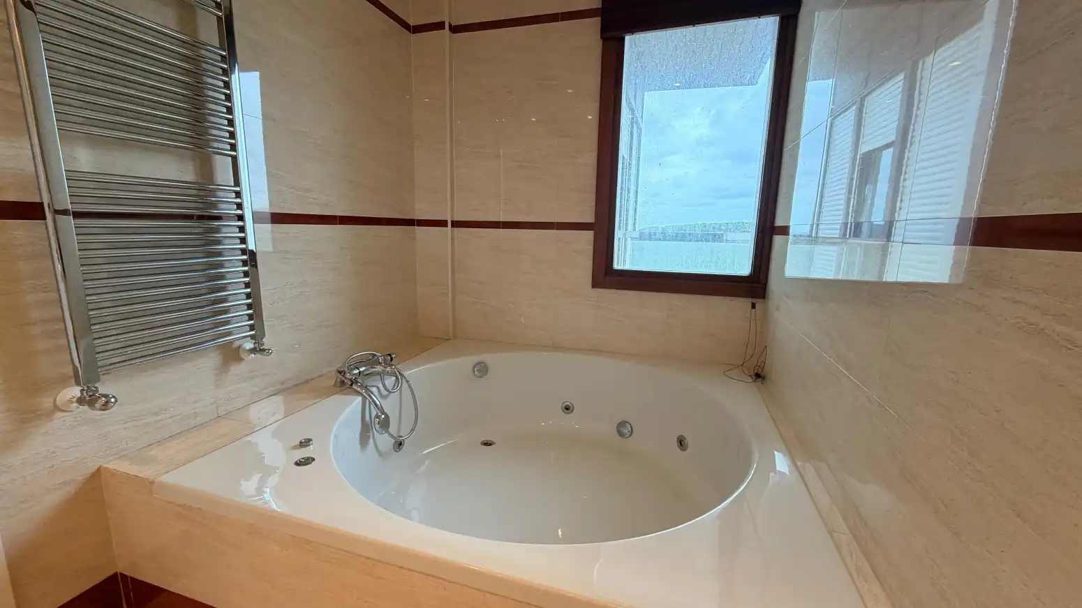 Baño de Ático en venta en Piélagos con Calefacción, Jardín privado y Parquet