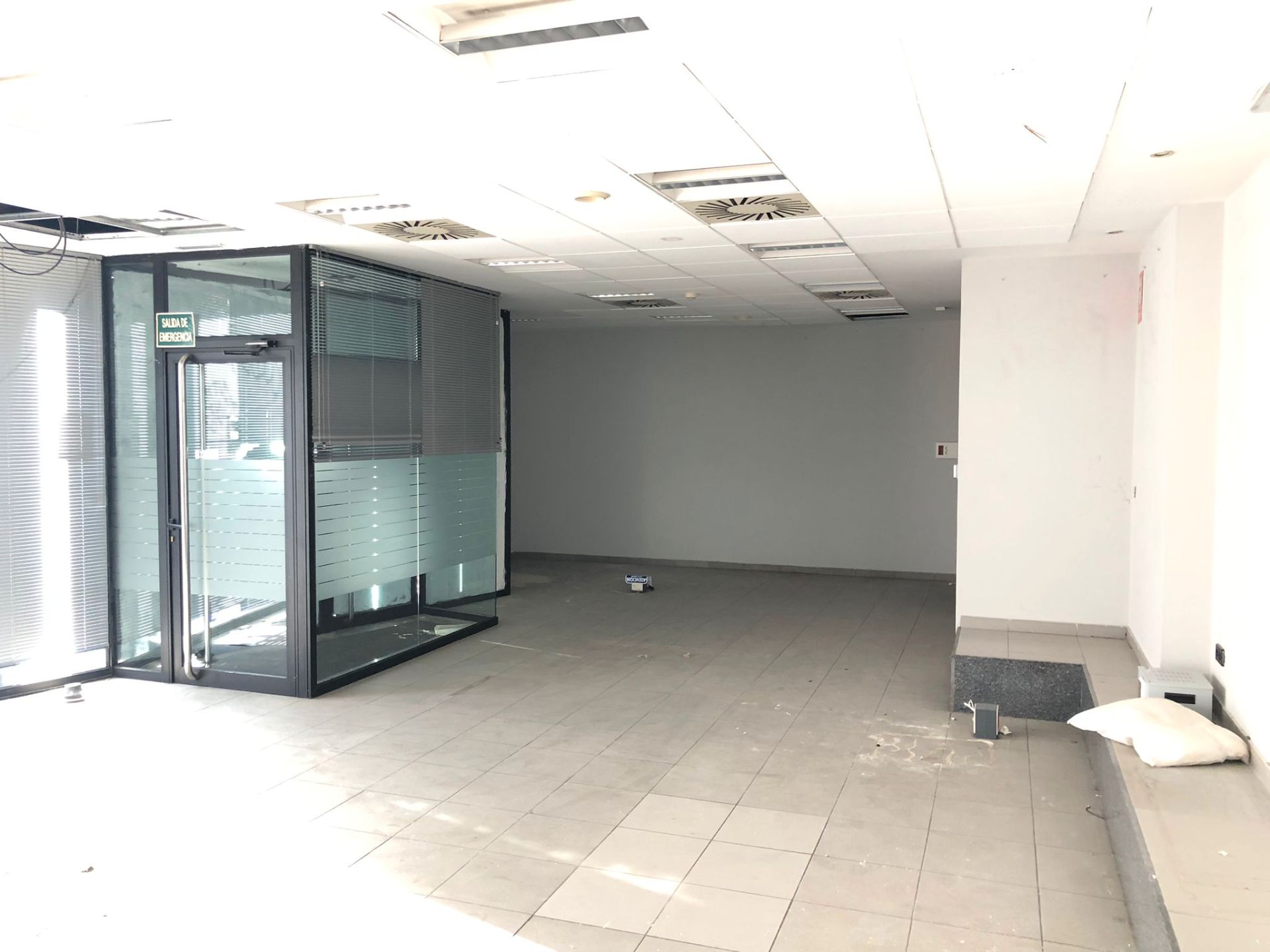 Premises for sale in  Barcelona Capital