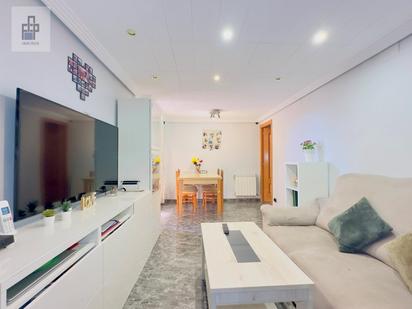 Sala d'estar de Pis en venda en Sant Boi de Llobregat