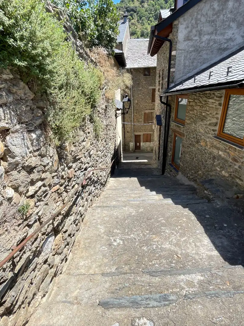 Vista exterior de Local en venta en Rialp