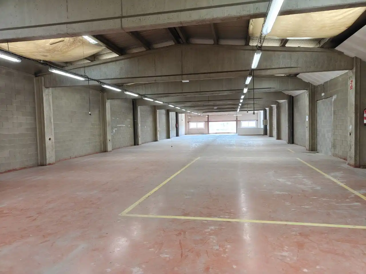 Fabrikhallen zur Miete in Sant Feliu de Llobregat