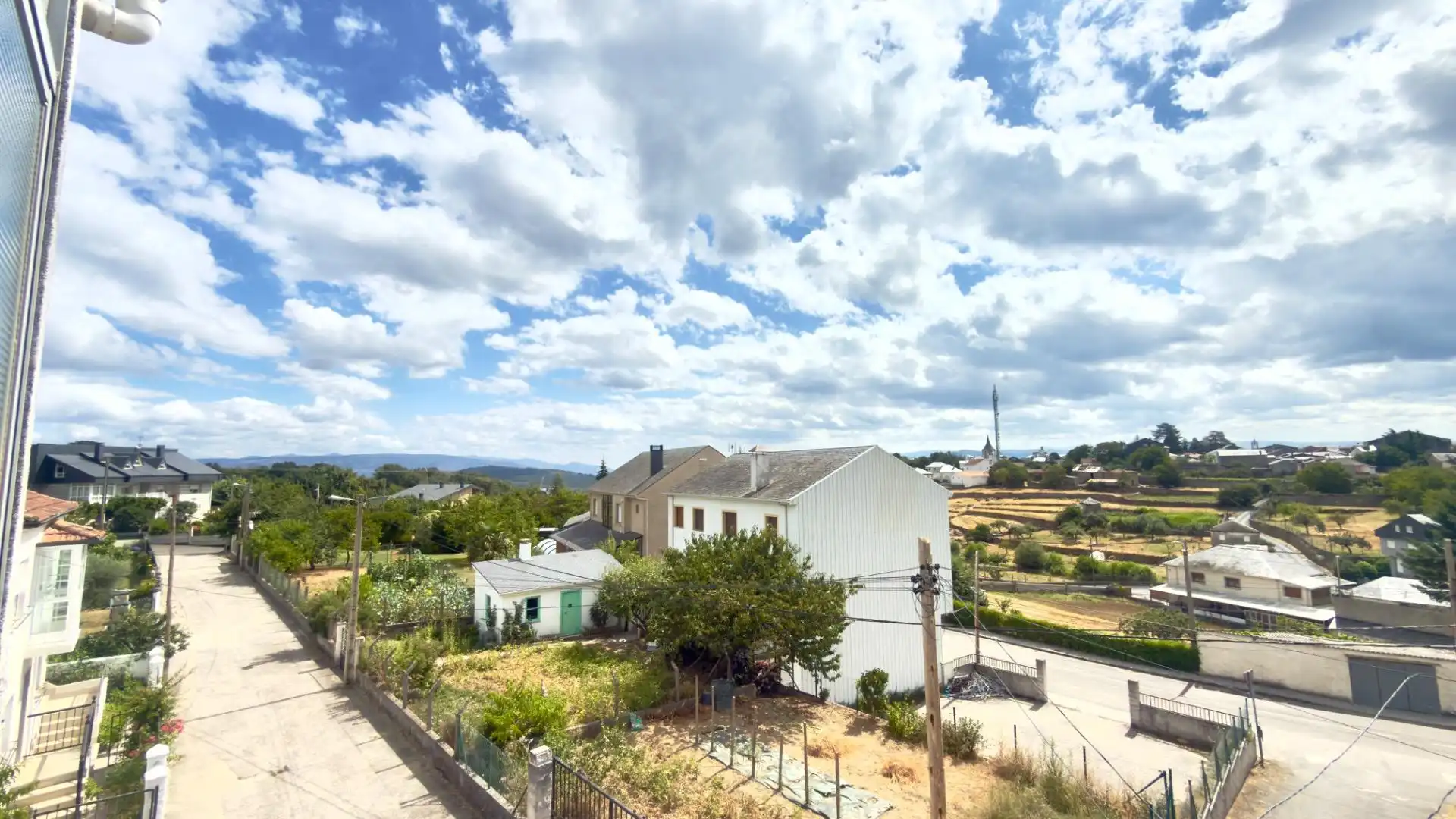 Vista exterior de Piso en venta en A Pobra de Trives  con Calefacción y Amueblado
