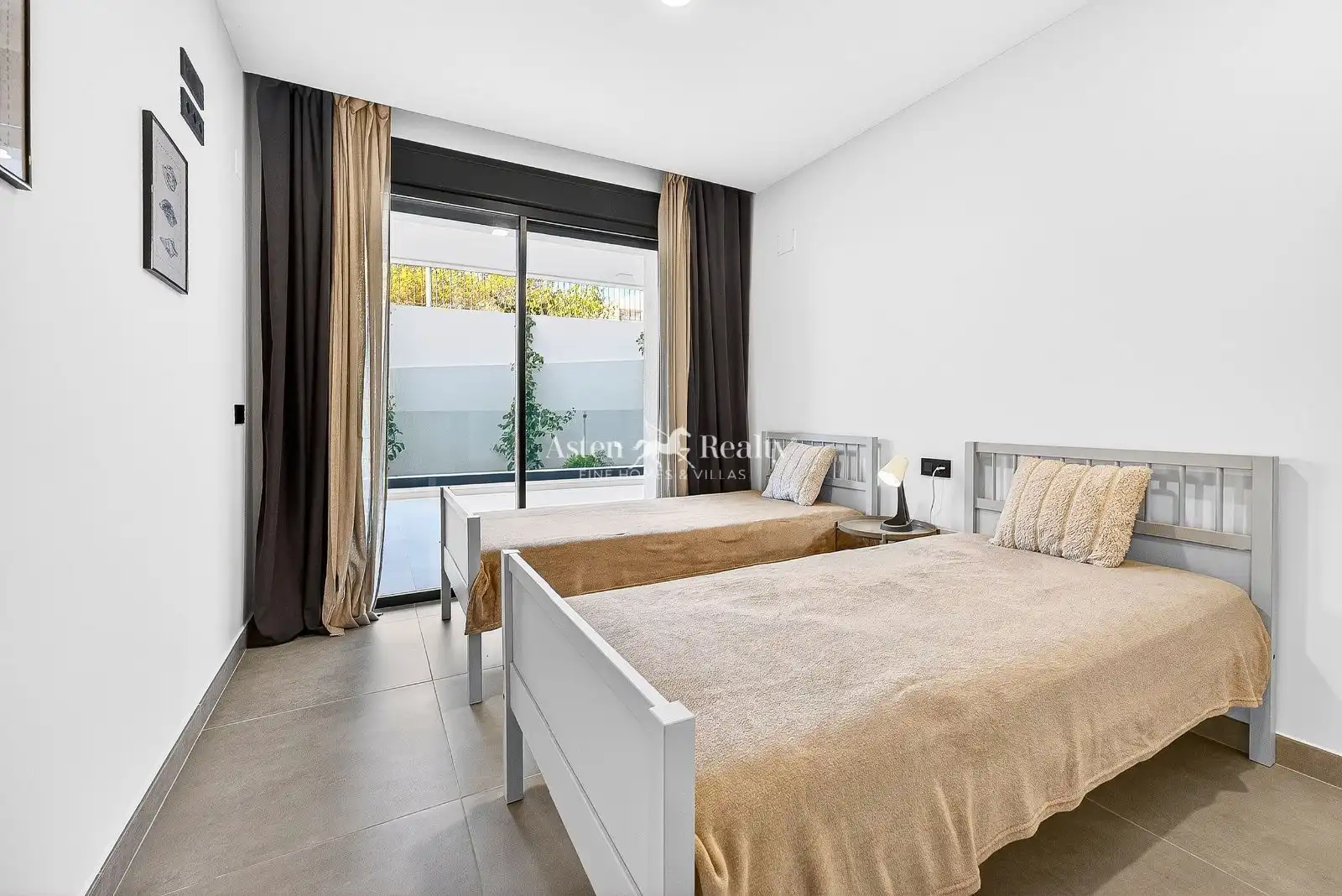 Dormitori de Apartament en venda en Adeje amb Aire condicionat, Terrassa i Traster