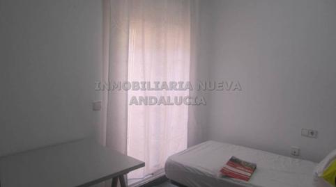 Foto 5 de Piso de alquiler en San Luis, Almería