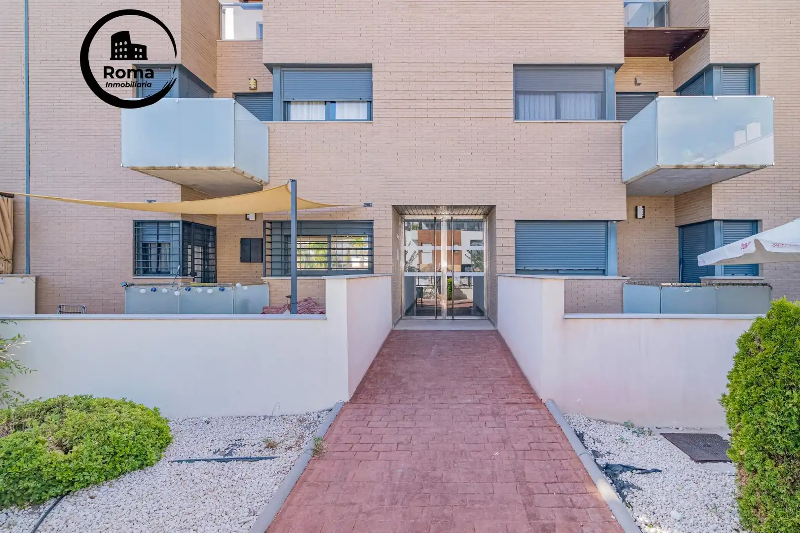 Vista exterior de Piso en venta en Albolote con Aire acondicionado, Calefacción y Piscina comunitaria