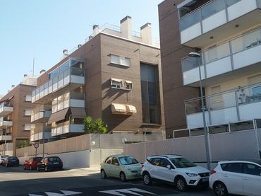 Aparcament amb ascensor en venda a Juan Sebastian Elcano