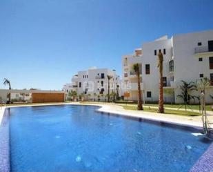 Vista exterior de Planta baixa en venda en Mijas amb Aire condicionat, Terrassa i Piscina