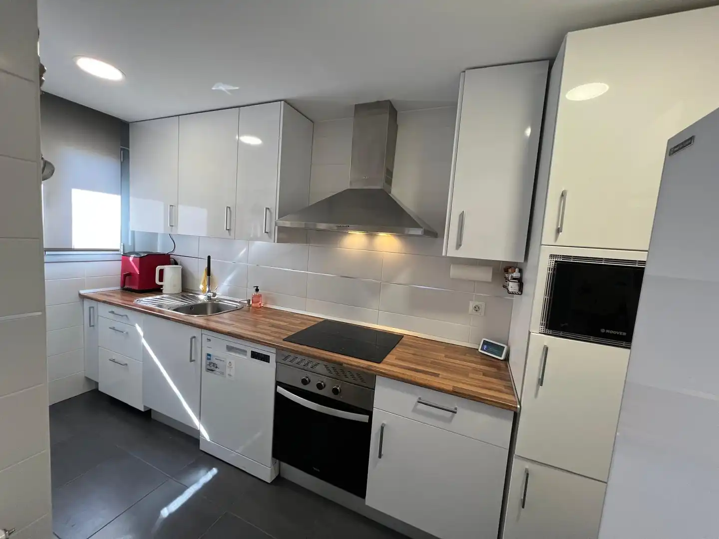 Cocina de Casa adosada en venta en Villalbilla con Aire acondicionado, Calefacción y Jardín privado