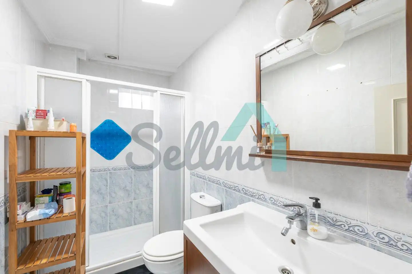 Bathroom of Flat for share in San Lázaro - Otero - Villafría