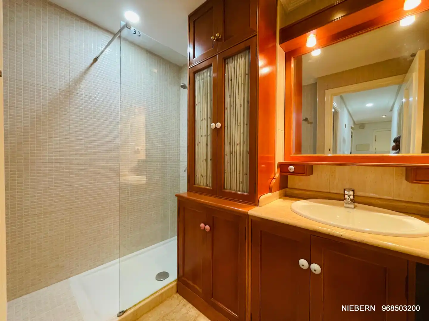 Flat with terrace to rent in Avenida de Venecia, imagen 19