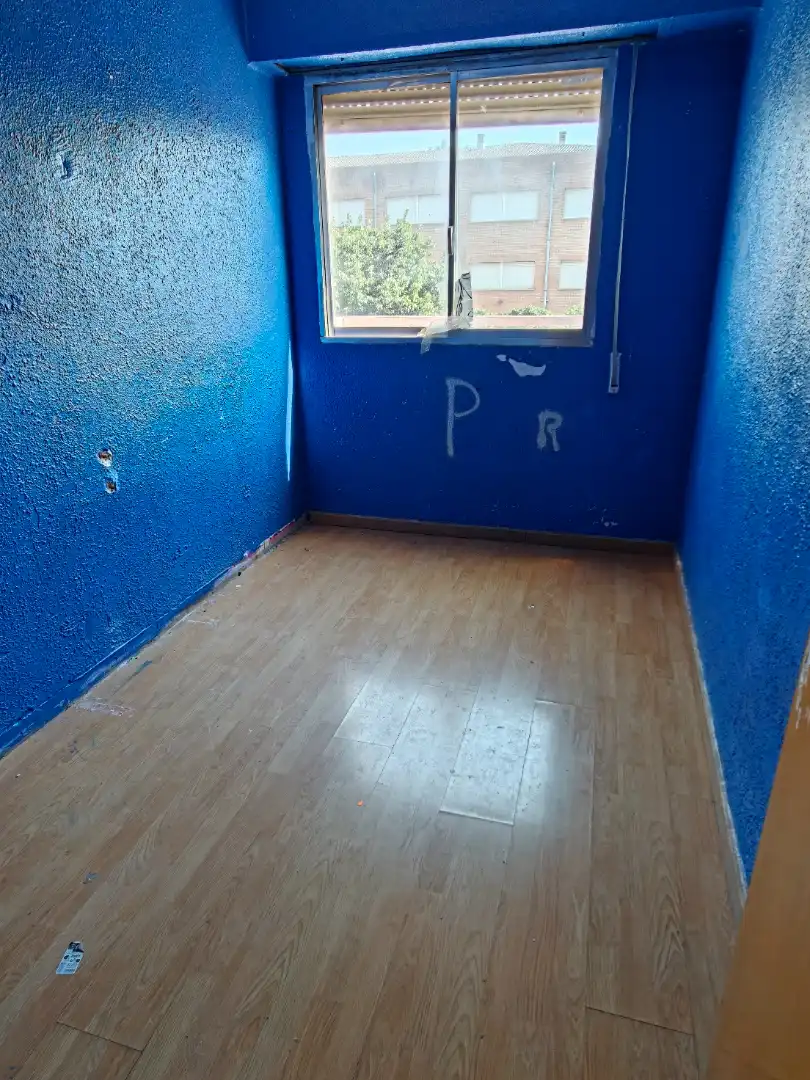 Habitación de Piso en venta en Sedaví con Balcón y Alarma