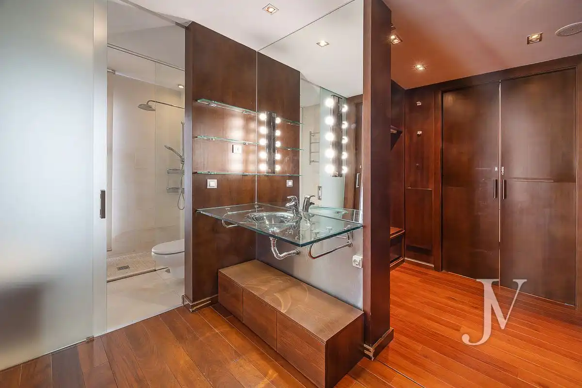 Baño de Casa o chalet en venta en Madrid con Aire acondicionado, Calefacción y Jardín privado