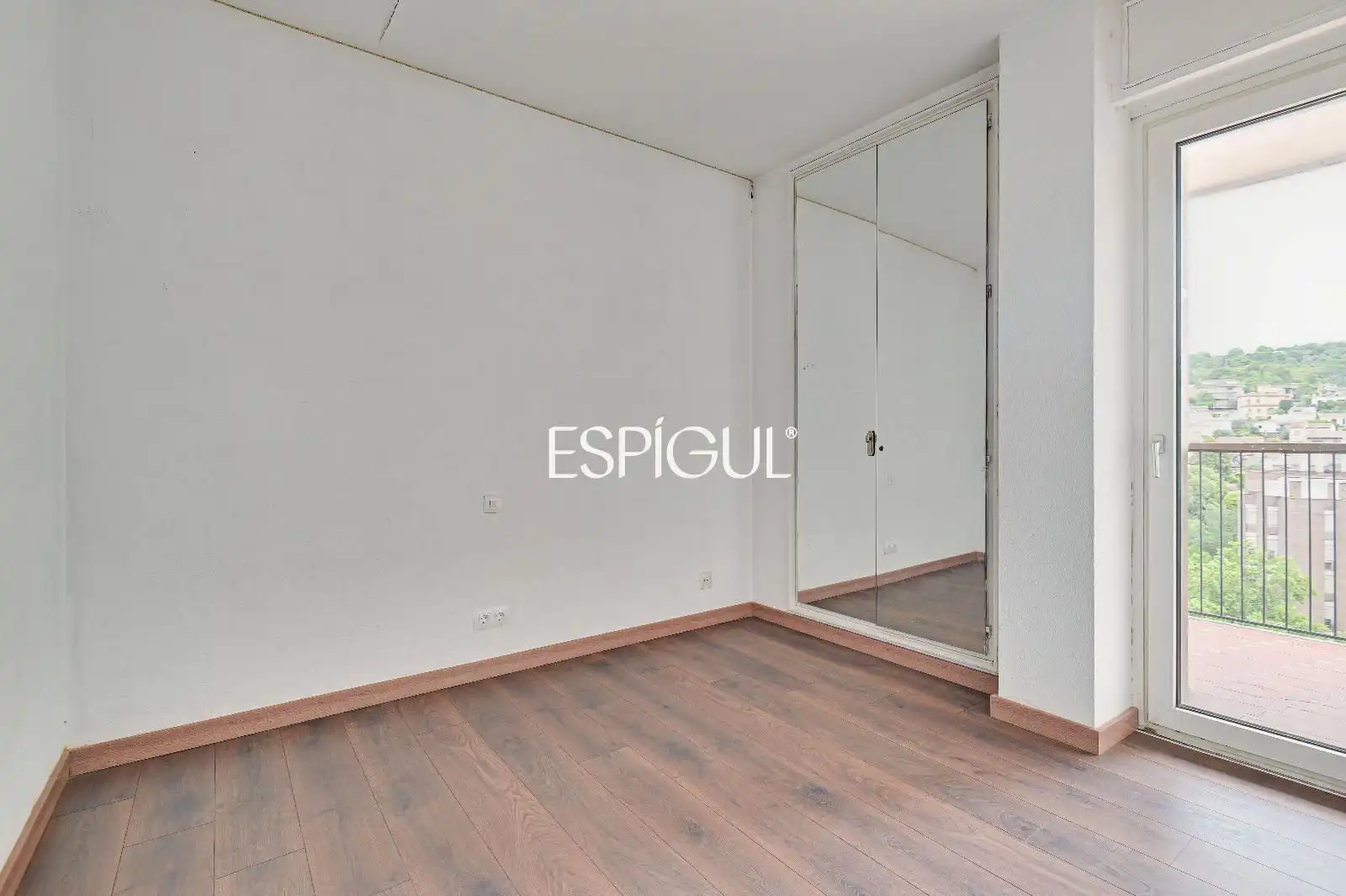 Habitación de Piso en venta en Girona con Calefacción, Parquet y Amueblado