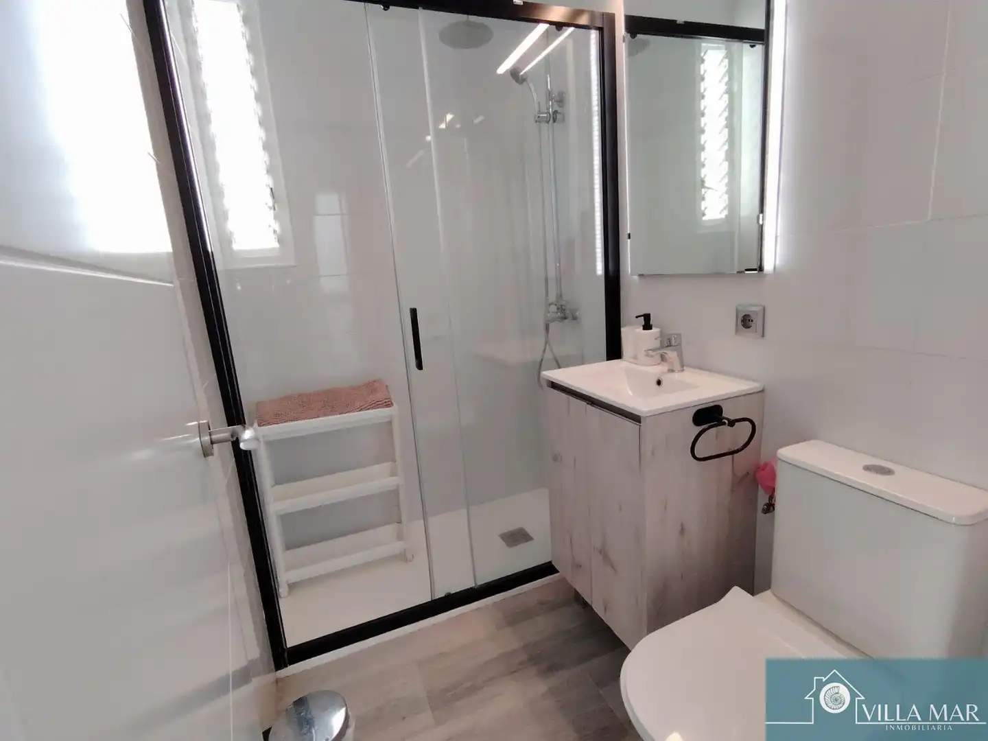 Bathroom of Flat for sale in Rota
