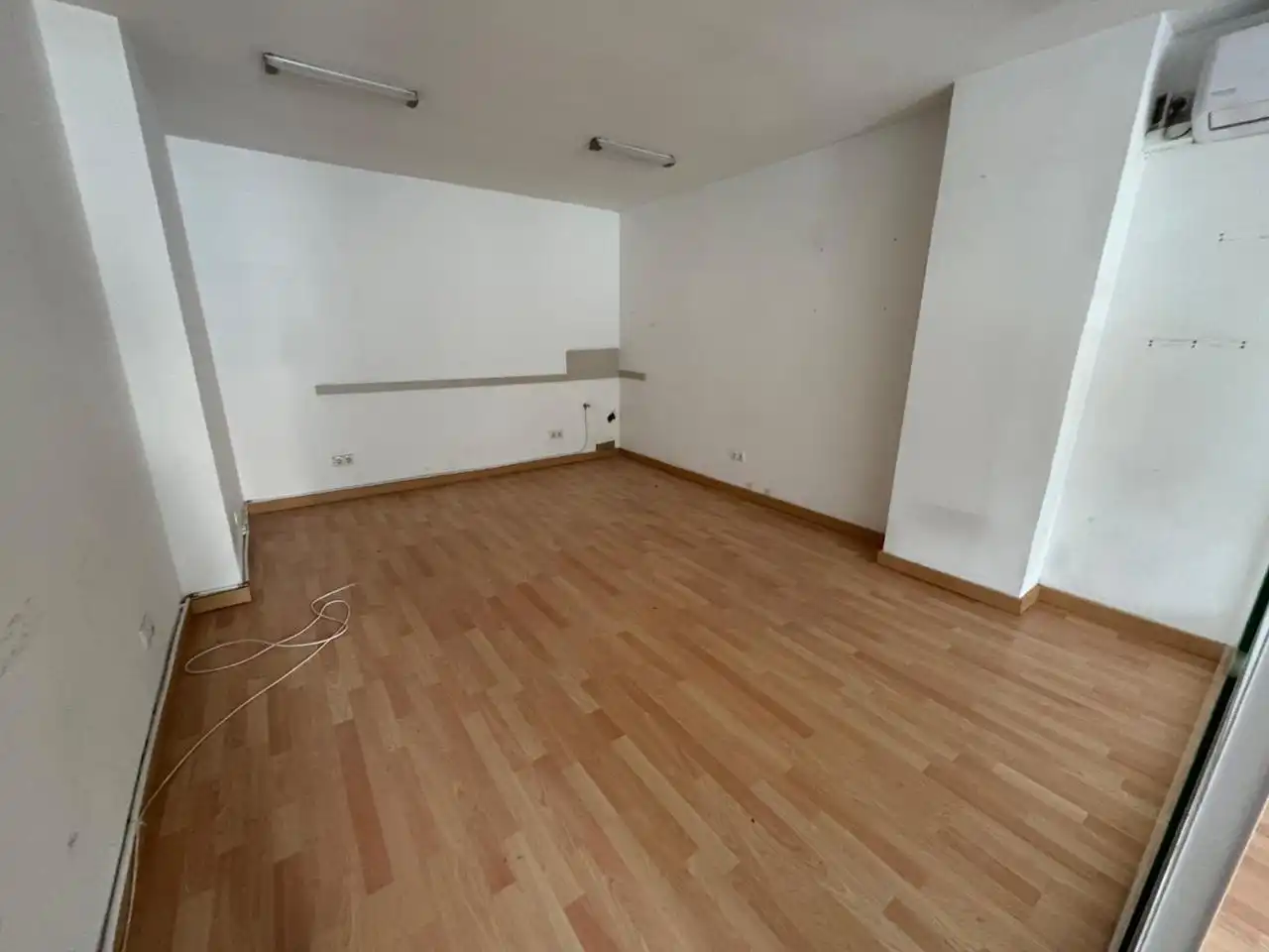 Gewerbefläche zur Miete in De La Unitat, imagen 4