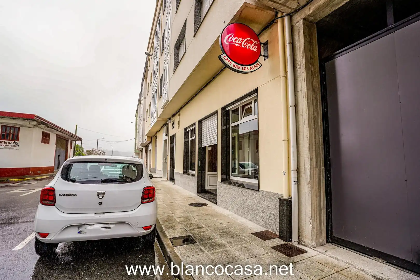 Commercial properties for rent in A Laracha    with Furnished