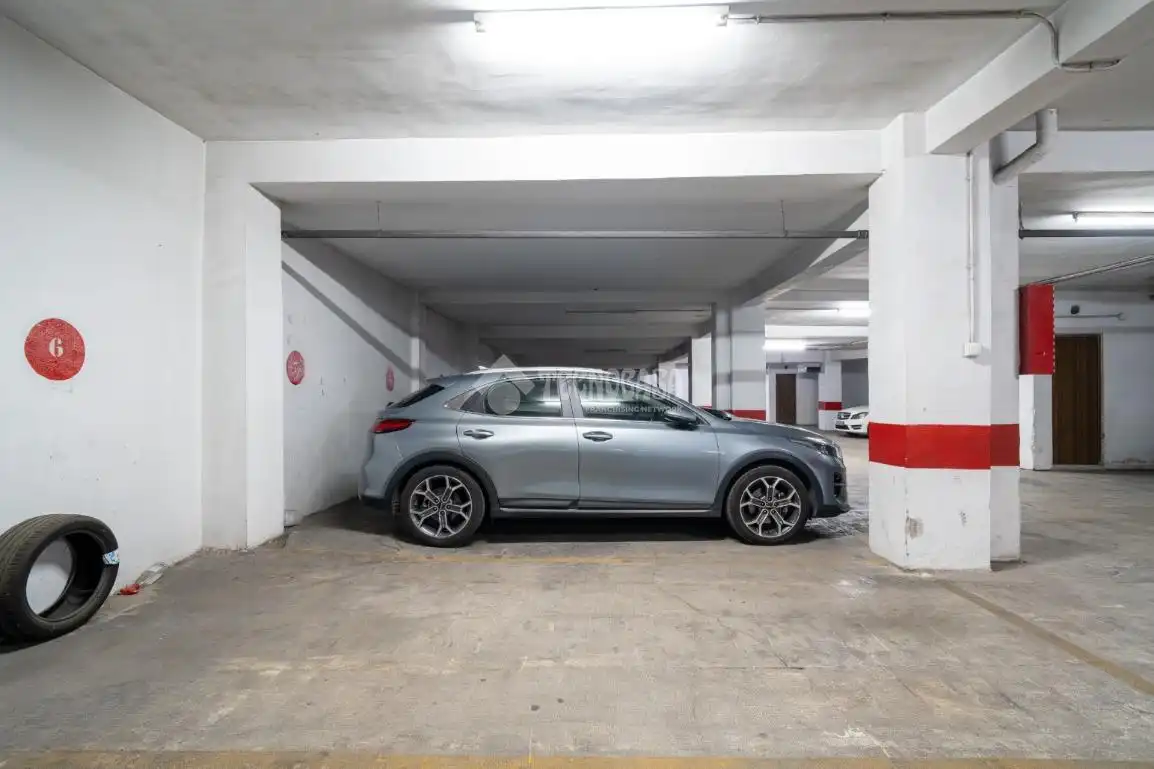 Parkplatz von Wohnung zum Verkauf in Granada