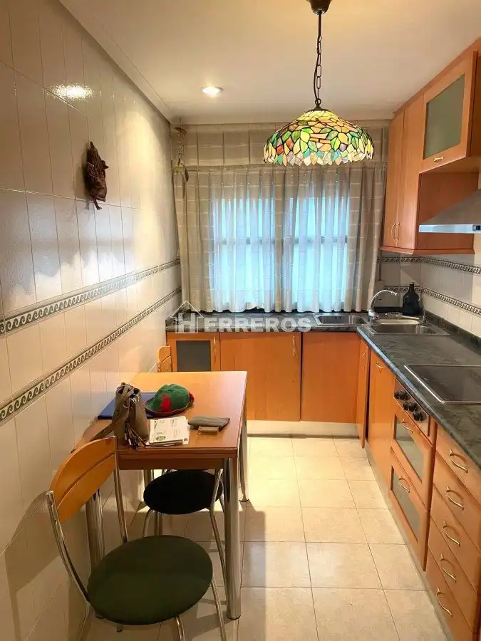 Cuina de Apartament en venda en Albelda de Iregua amb Calefacció i Moblat
