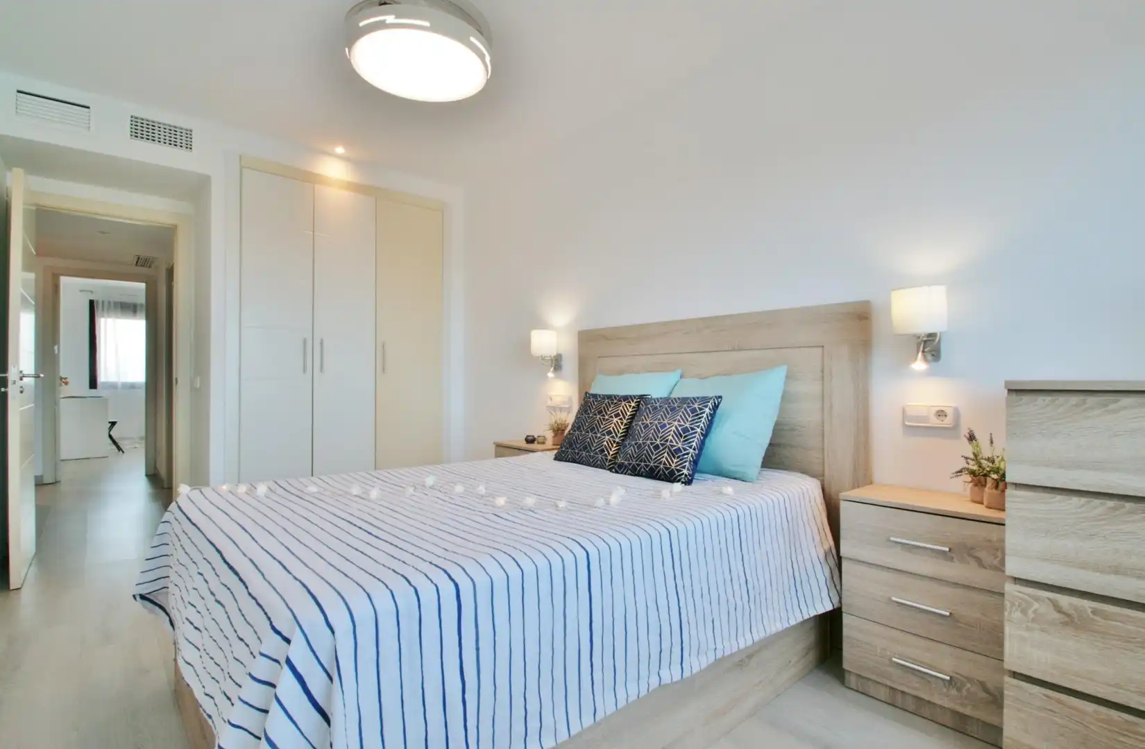 Habitación de Apartamento en venta en Almería con Aire acondicionado, Jardín privado y Terraza