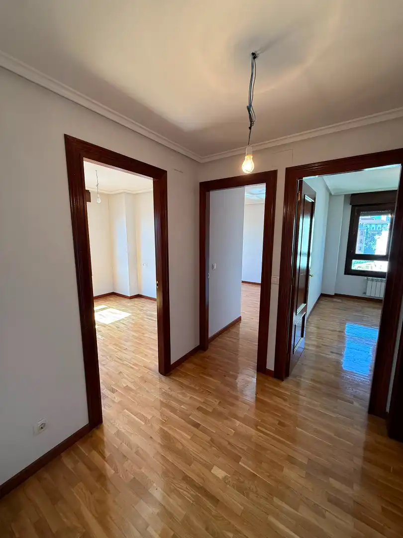 Piso en venta en Oviedo  con Calefacción y Trastero