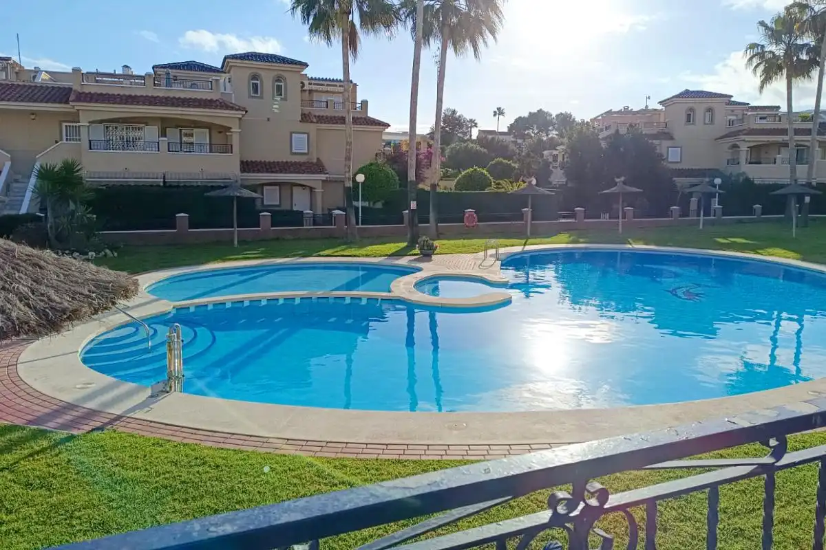Schwimmbecken von Maisonette zum Verkauf in Pilar de la Horadada mit Klimaanlage, Heizung und Privatgarten