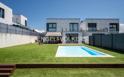 Swimming pool of House or chalet for sale in Donostia - San Sebastián   with Air Conditioner, Terrace and Swimming Pool