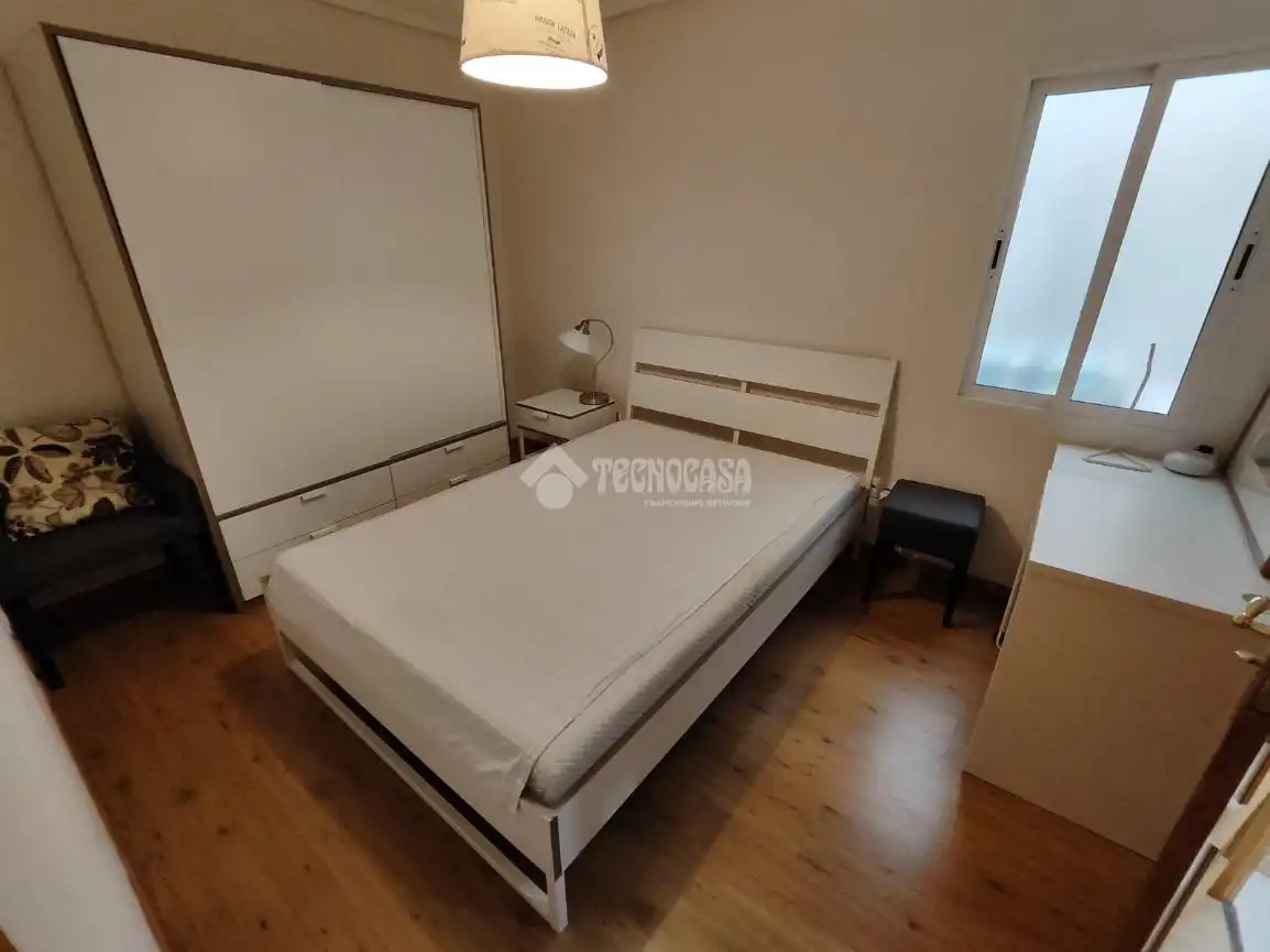Bedroom of Flat for sale in Valencia  with Parquet flooring and Terrace