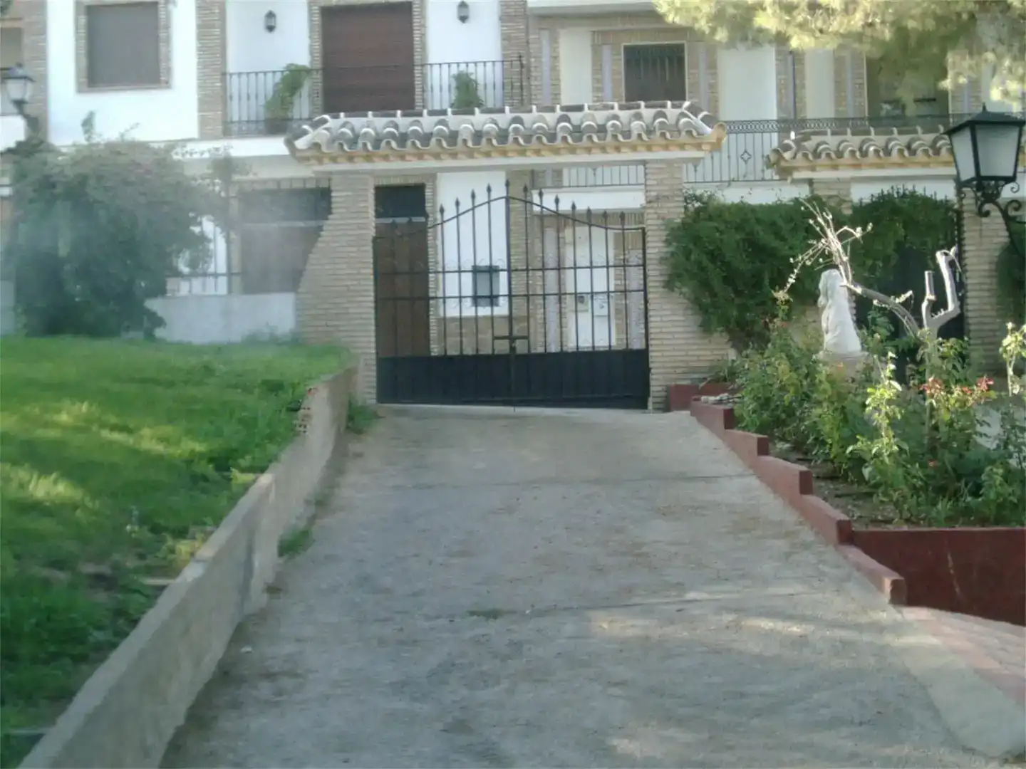 Vista exterior de Casa o xalet en venda en Montemayor amb Aire condicionat i Piscina