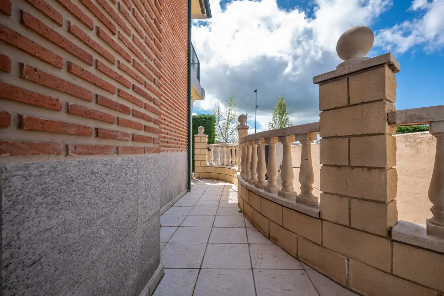 Terrassa de Casa o xalet en venda en Ávila amb Calefacció, Jardí privat i Terrassa