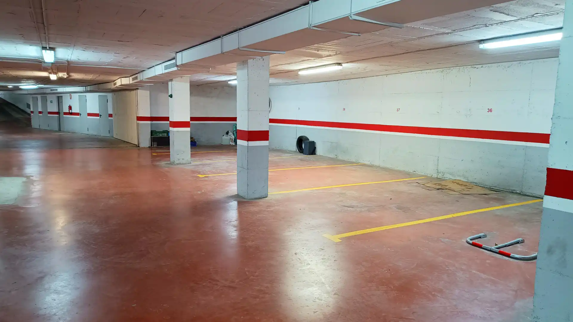 Parking of Flat for sale in Sort  with Heating, Parquet flooring and Furnished