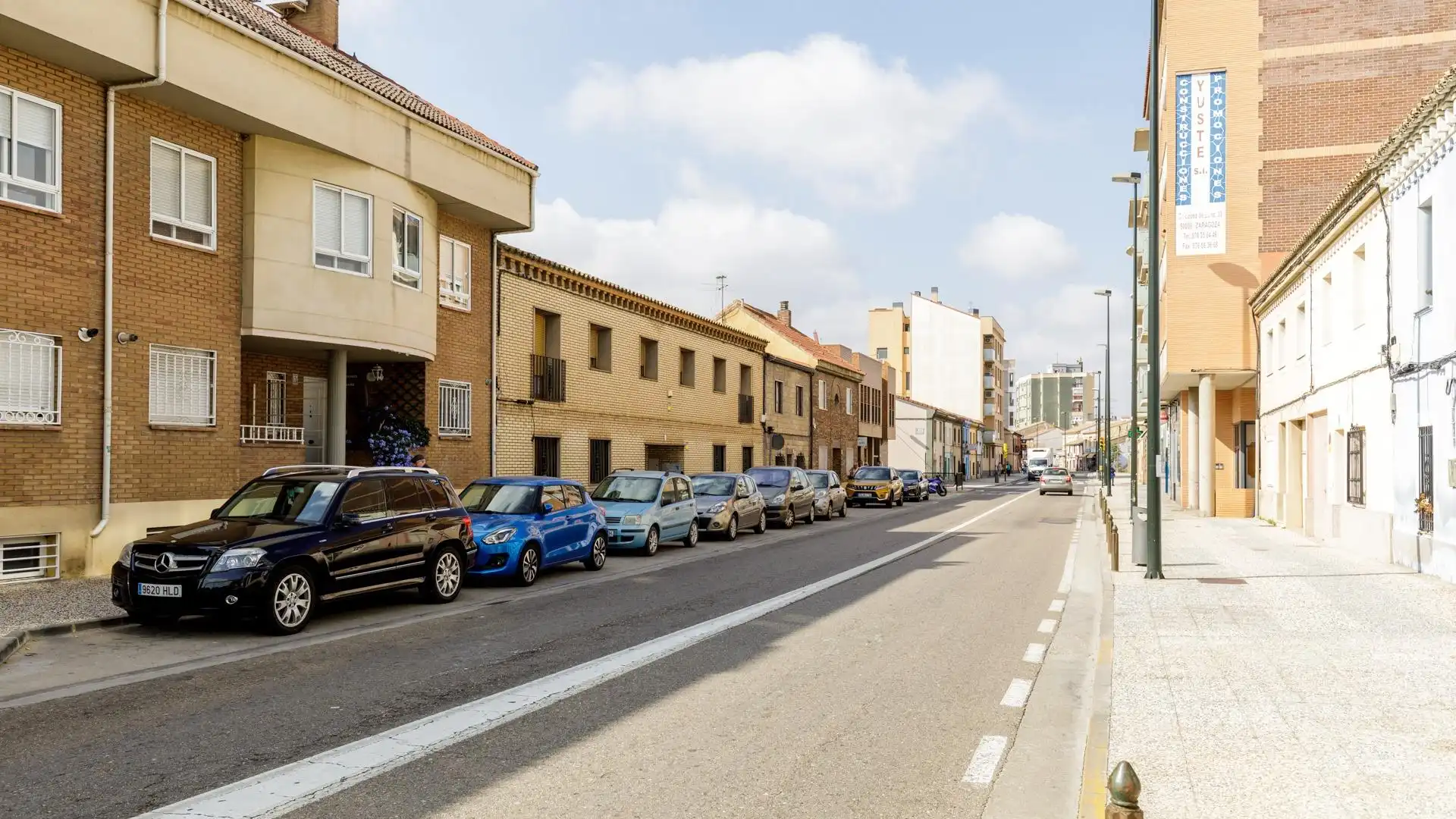 Vista exterior de Casa adosada en venta en Zaragoza con Calefacción, Jardín privado y Terraza
