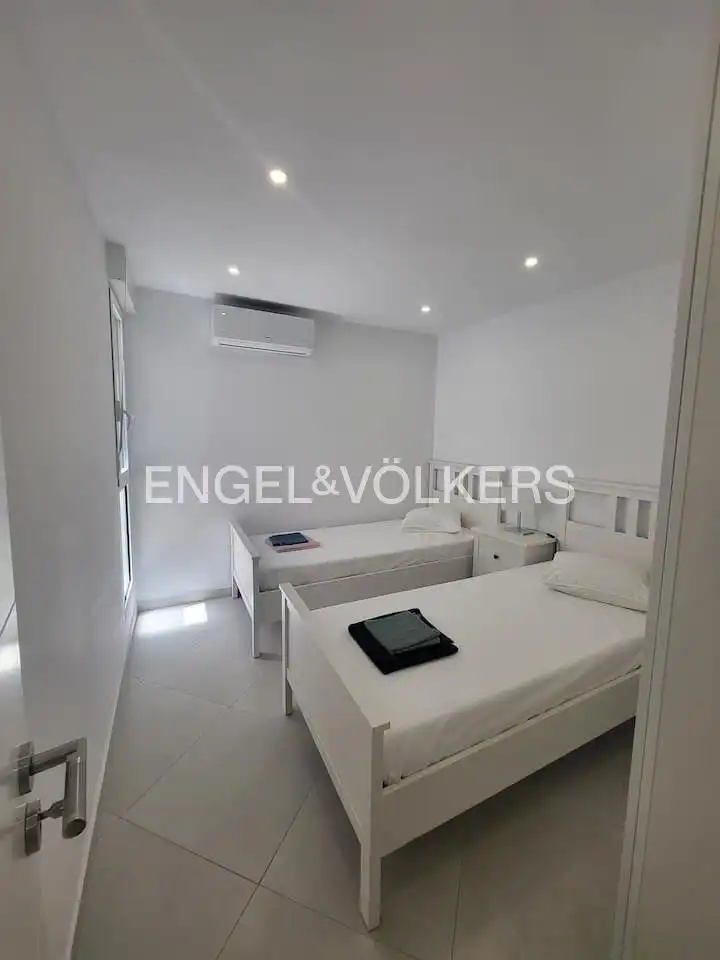 Habitación de Piso de alquiler en Torrevieja con Aire acondicionado, Calefacción y Balcón