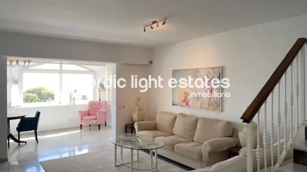 Sala de estar de Casa o chalet en venta en Nerja con Terraza, Trastero y Piscina