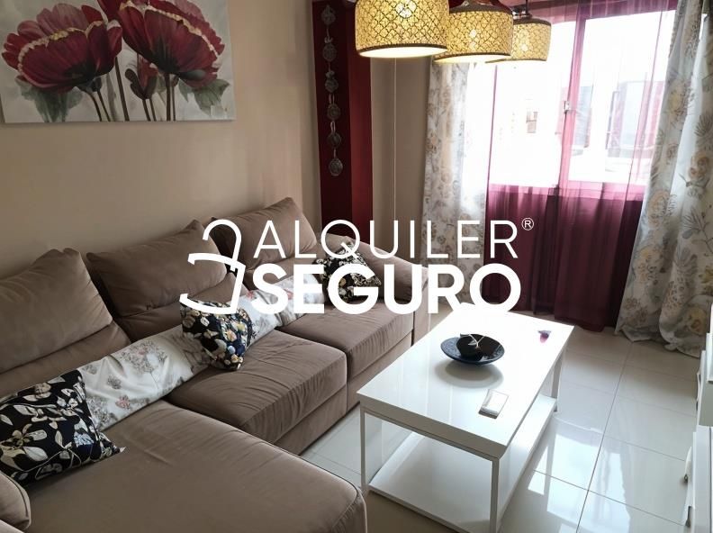 Sala d'estar de Pis de lloguer en  Sevilla Capital amb Aire condicionat i Moblat