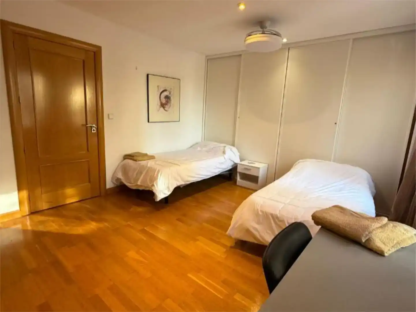 Schlafzimmer von Wohnung zur Miete in  Zaragoza Capital mit Klimaanlage und Balkon